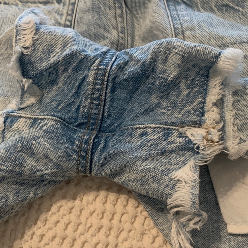 American Eagle Light Blue Acid Wash Cutoff Shorts 12 - Picture 3 of 4